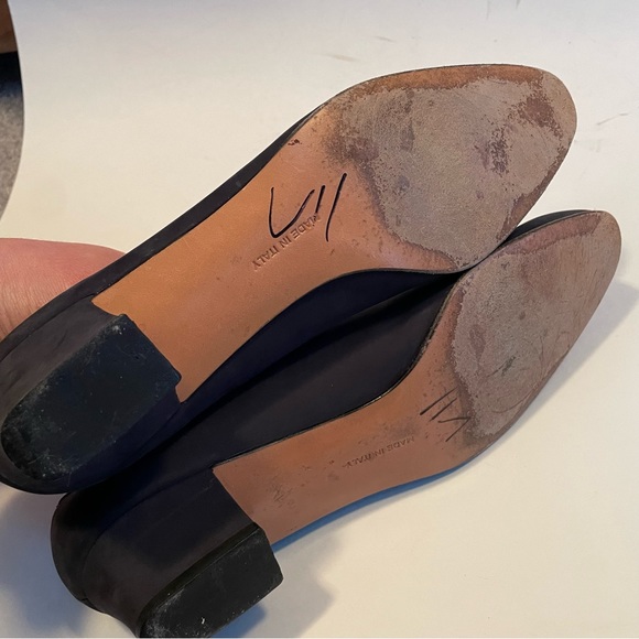 Salvatore Ferragamo block heel tassel pumps Size 7 narrow - Picture 8 of 11